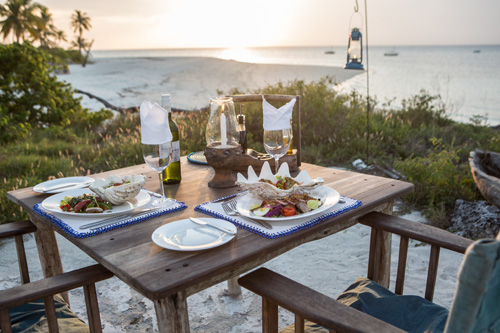 Fanjove Island dining